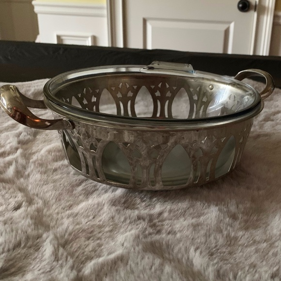 VINTAGE Pyrex and Server 1940s. 2 qt Price firm - Picture 1 of 5